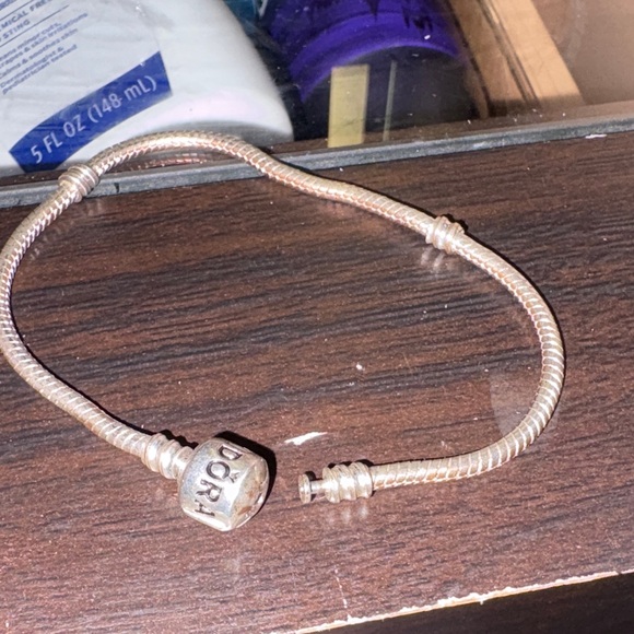 Pandora silver charm bracelet - Picture 1 of 2